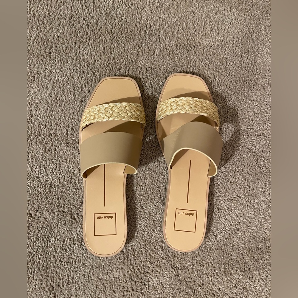 Dolce vita V-kiki light natural raffia sandal. Flat. Size 8. Never worn.